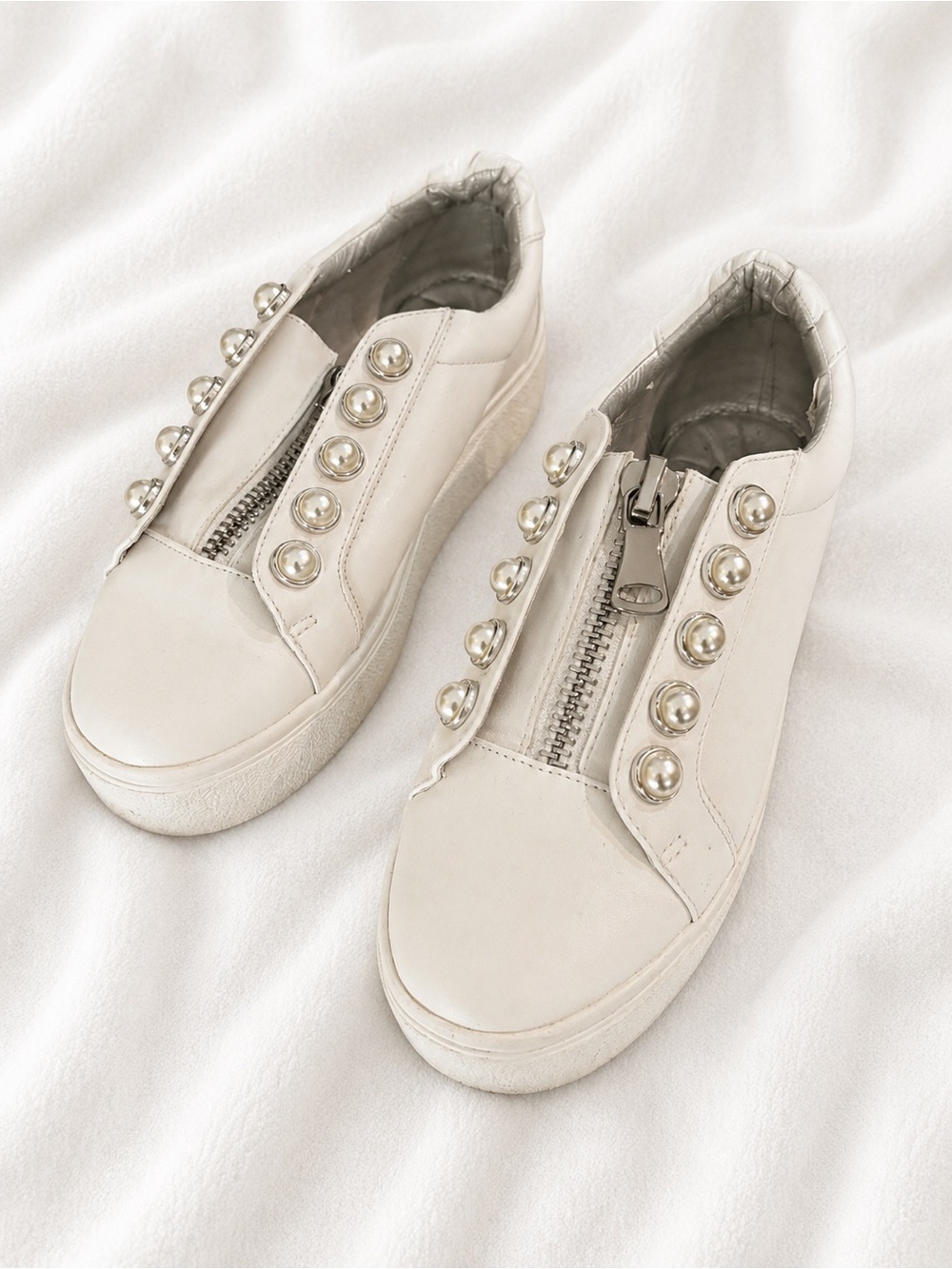 Pearl-Embellished White Leather Slip-On Sneakers